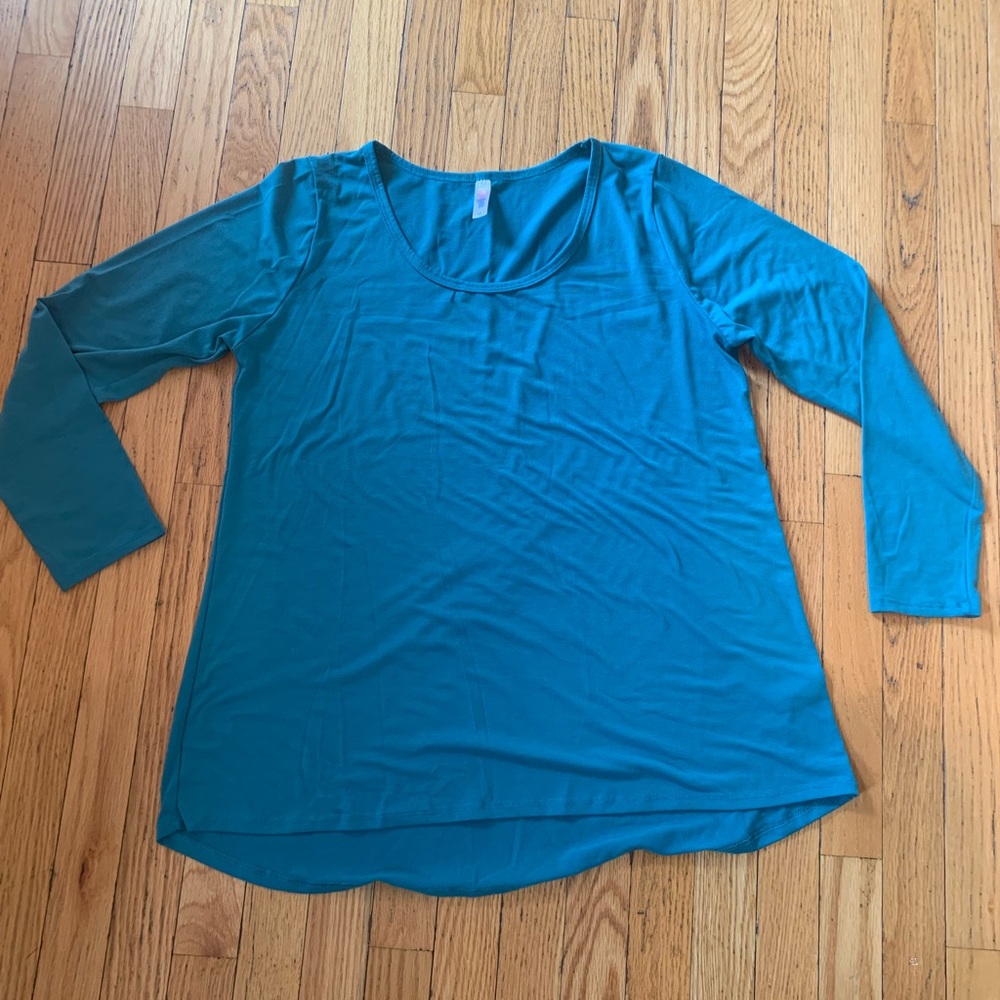 ❌SOLD❌Lula Roe Lynnae top